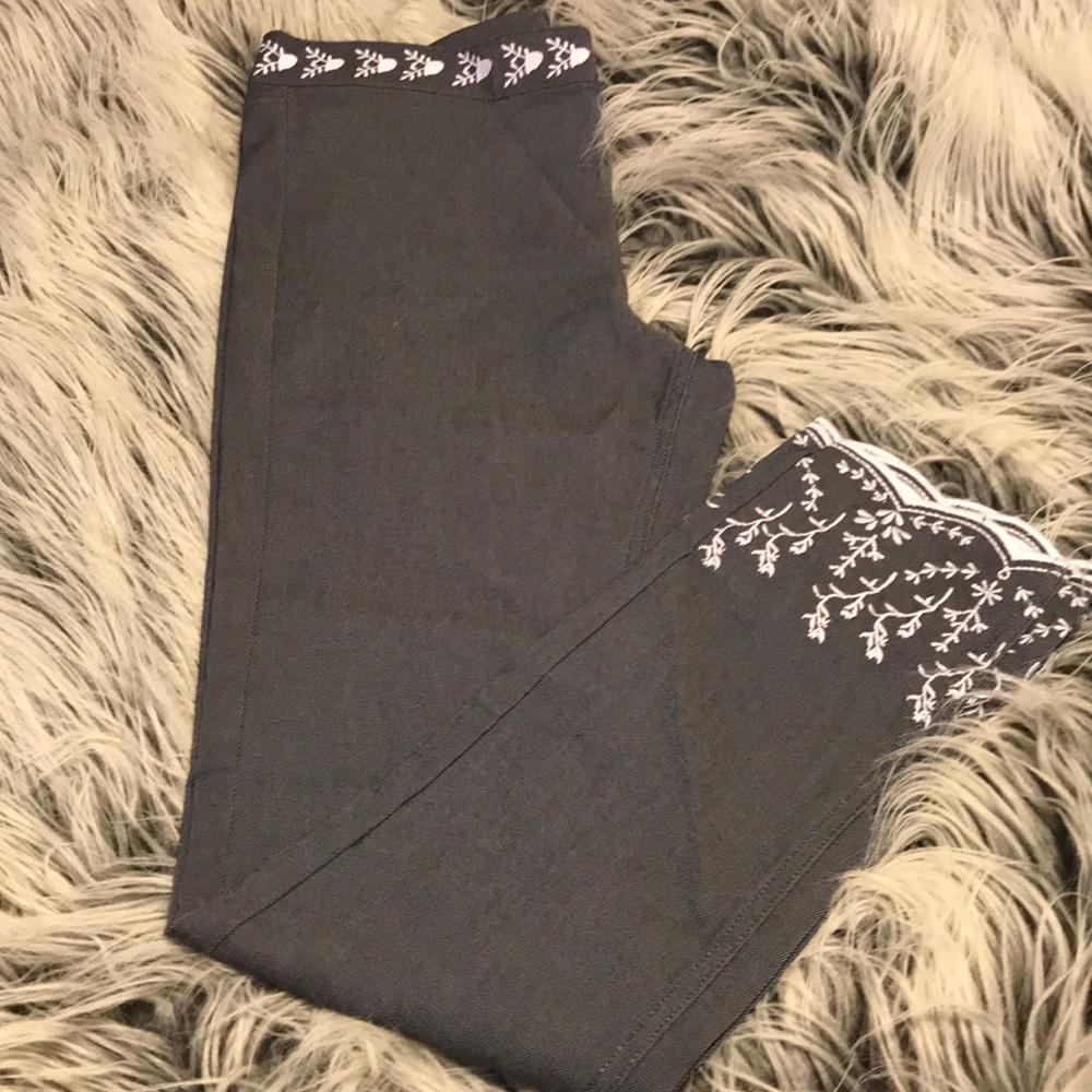 Grey embroidered pant by H&M